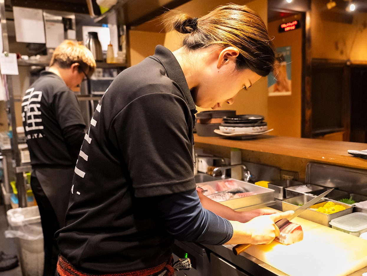 店舗で働くスタッフ